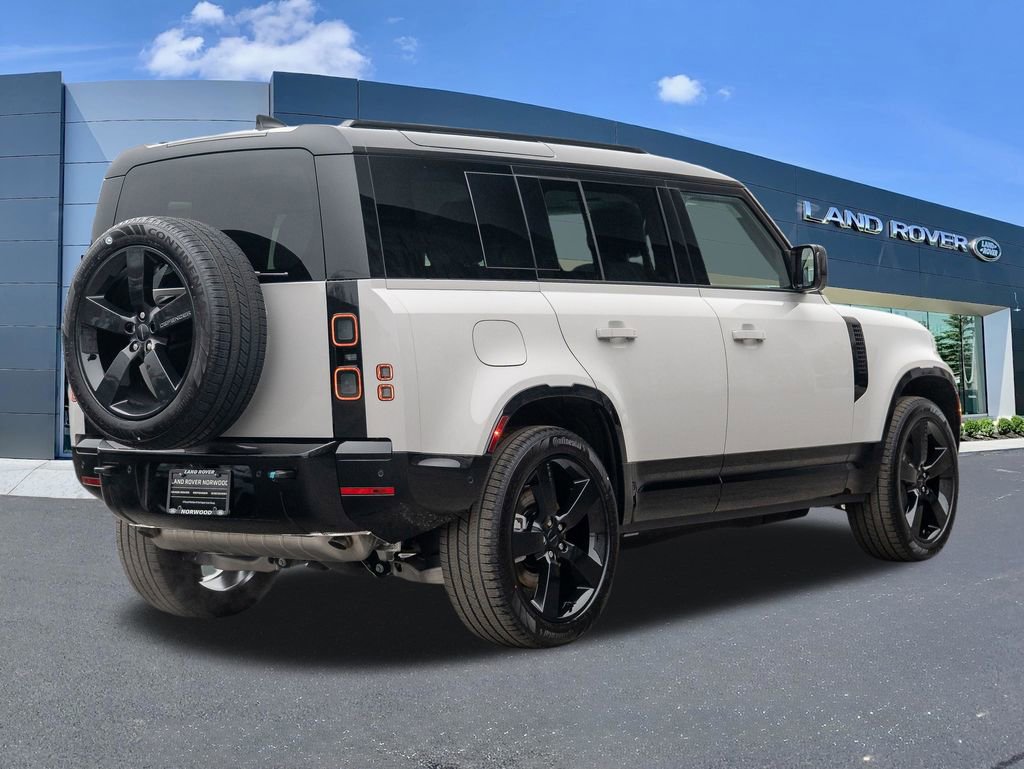 New 2026 Land Rover Defender 110 X-Dynamic SE image 4