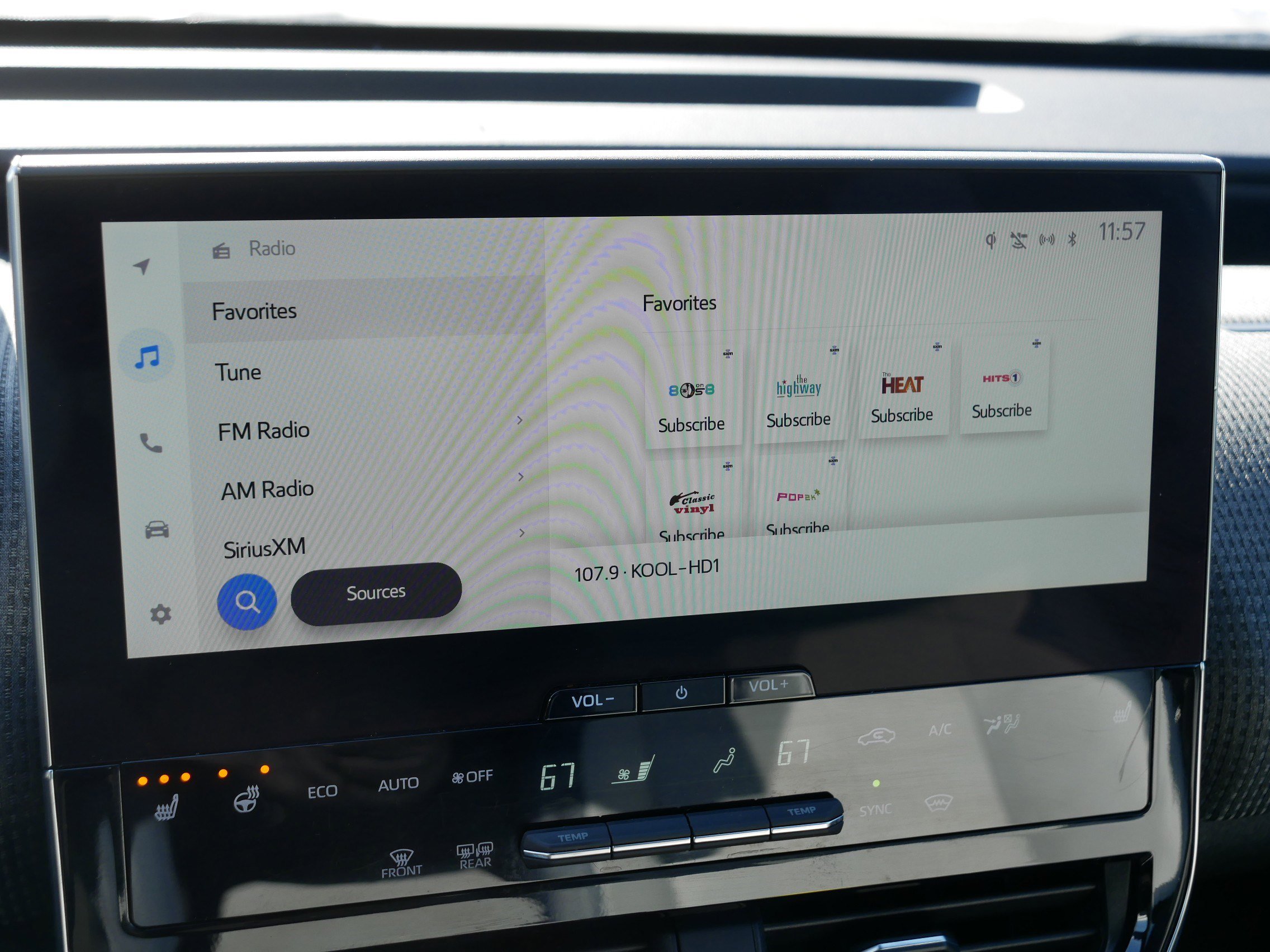 Used 2023 Subaru Solterra Limited image 22