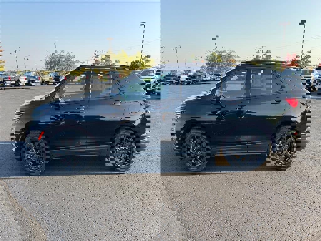 Used 2022 Chevrolet Equinox RS image 2