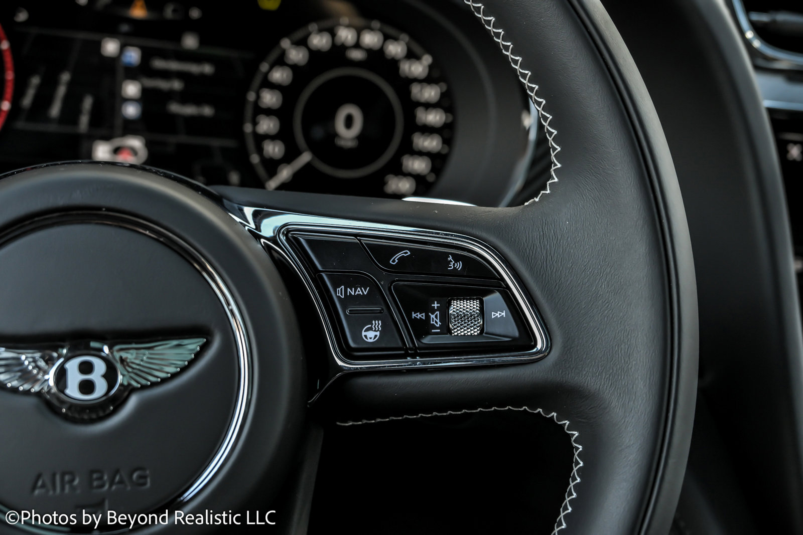 Used 2024 Bentley Bentayga image 40