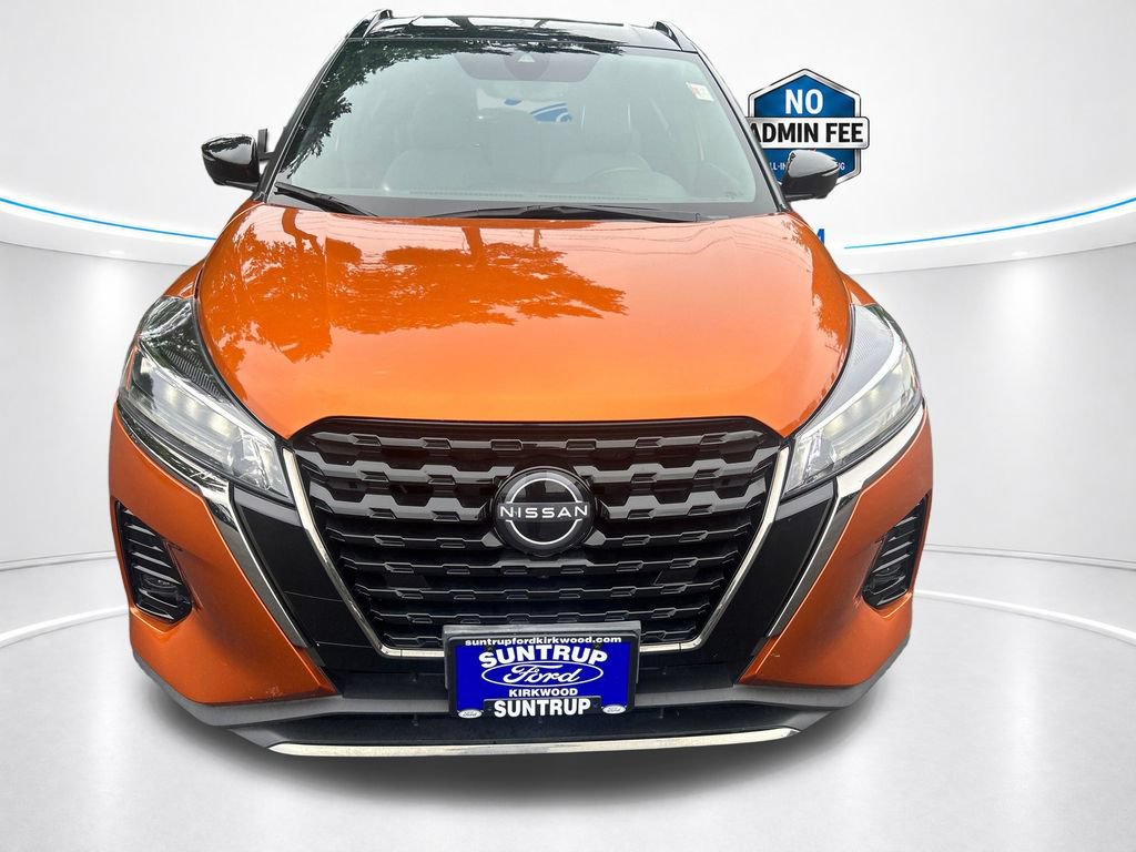 Used 2023 Nissan Kicks SR w/ SR Premium Package FWD image 10