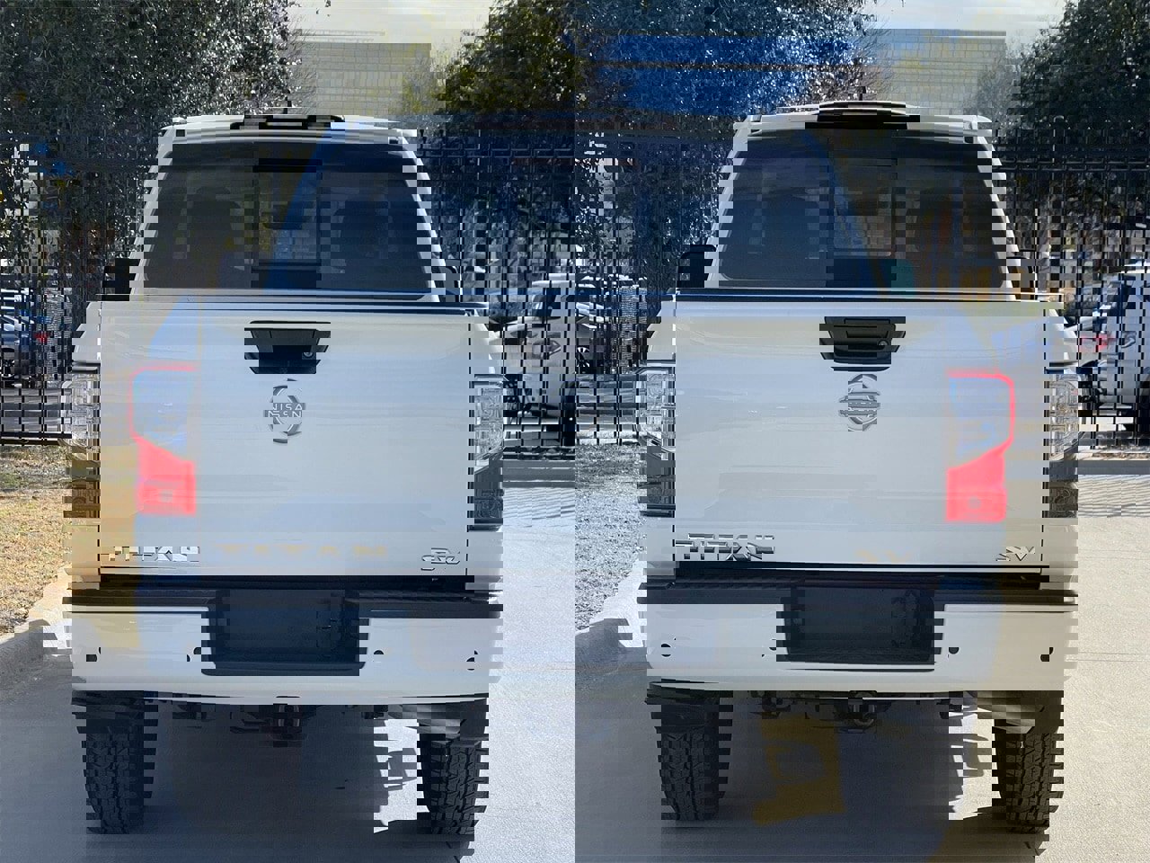 Certified 2024 Nissan Titan SV w/ SV Convenience Package image 5