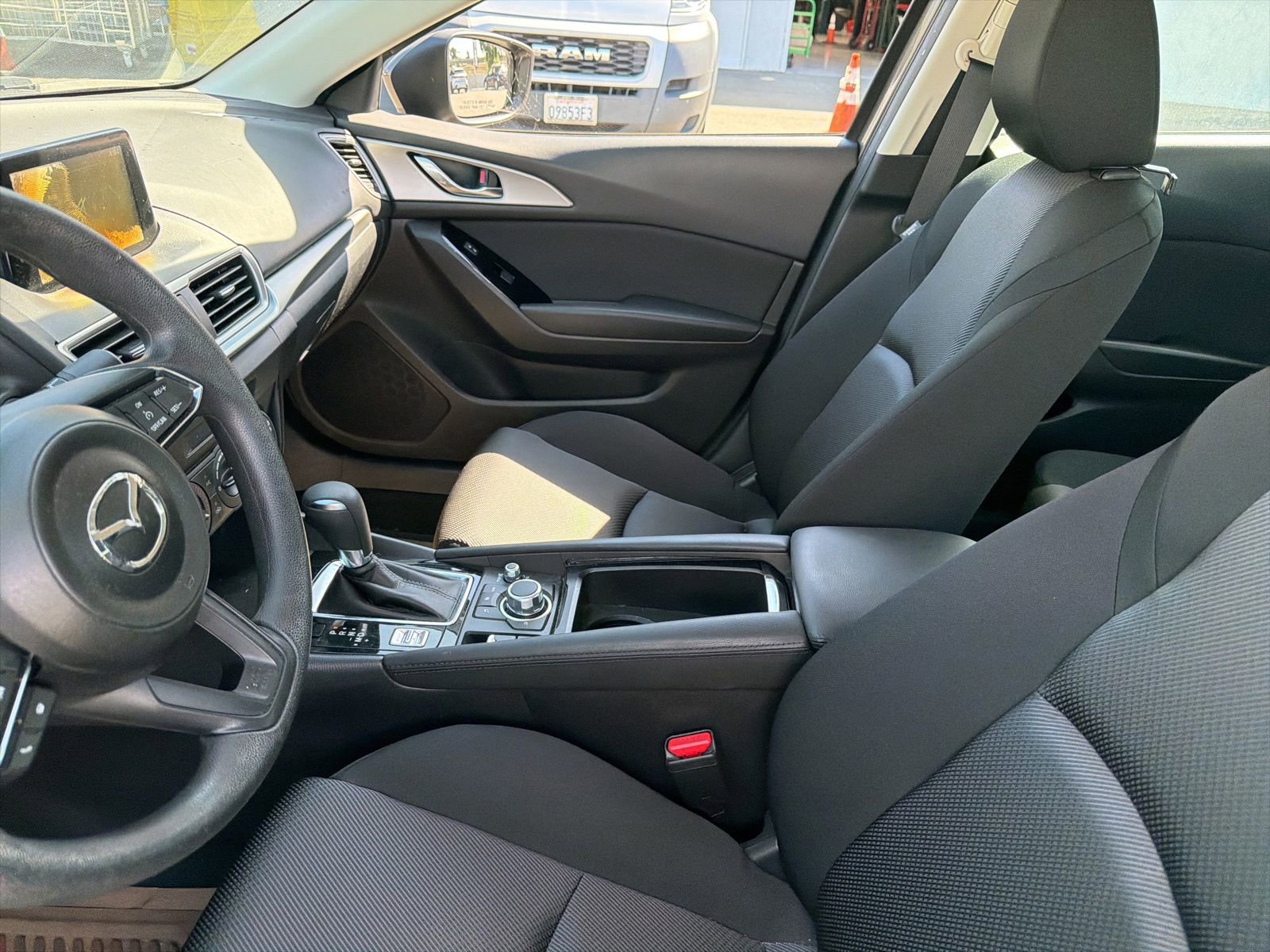 Used 2017 MAZDA MAZDA3 Sport FWD image 2