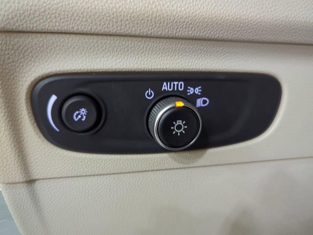 Used 2022 Buick Envision Essence w/ Safety Package image 17