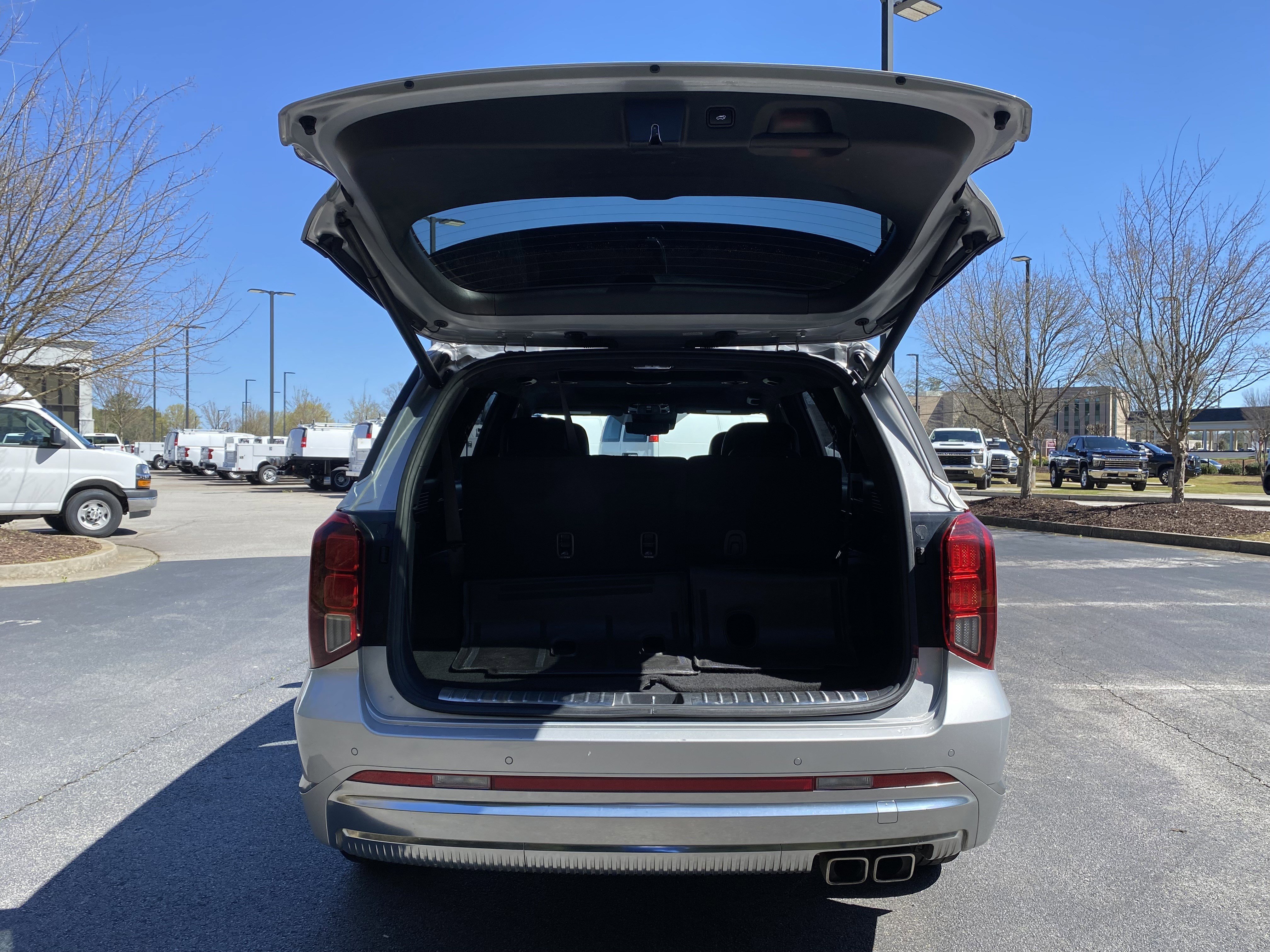 Used 2023 Hyundai Palisade Calligraphy image 11