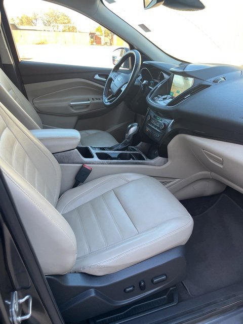 Used 2019 Ford Escape Titanium image 10