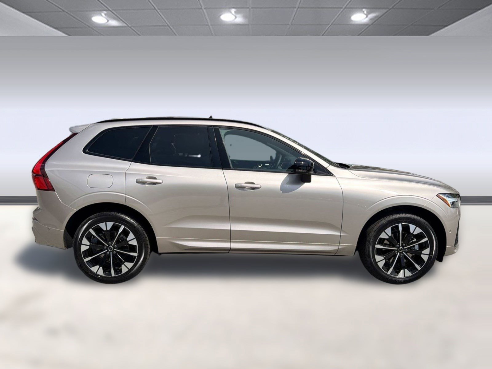 New 2026 Volvo XC60 B5 Plus w/ Protection Package Premier AWD/4WD image 8