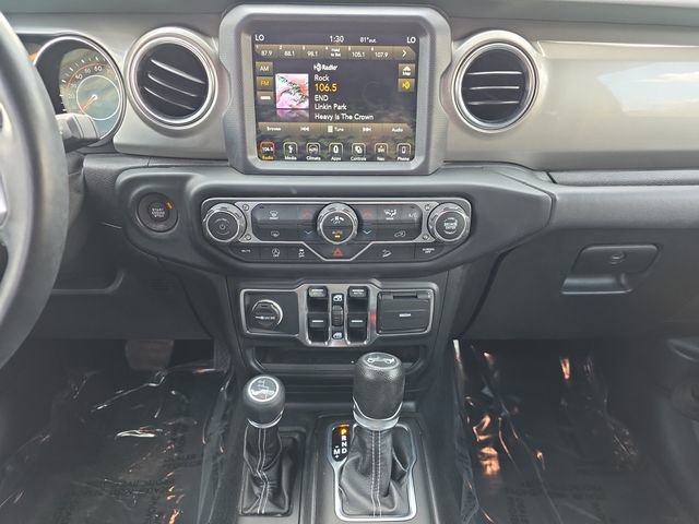 Used 2018 Jeep Wrangler Unlimited Sahara image 11