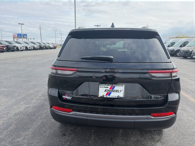 New 2026 Jeep Grand Cherokee Altitude AWD/4WD image 4