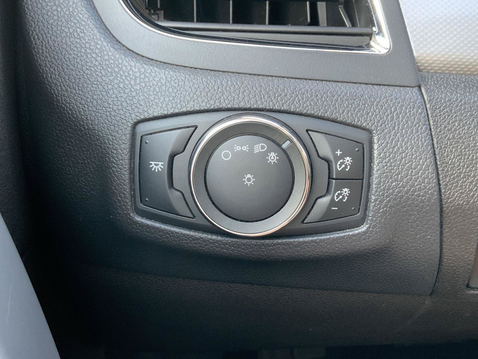 Used 2013 Ford Edge SEL FWD image 29