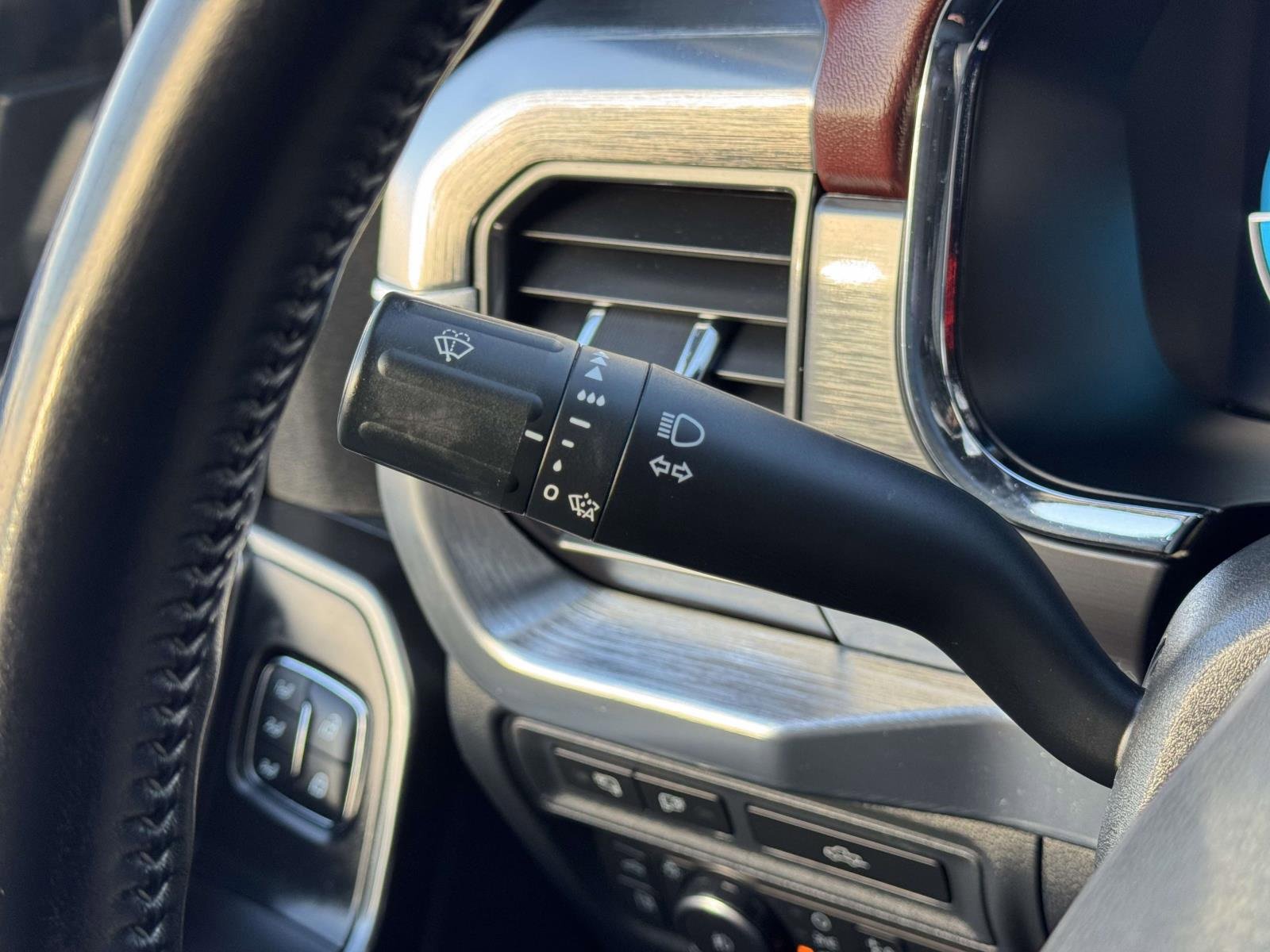 Used 2022 Ford F150 Lariat w/ Max Trailer Tow Package image 21