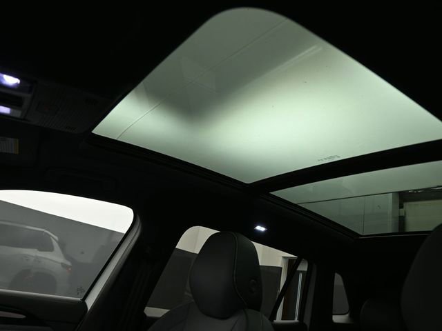 New 2026 Volkswagen Tiguan SE R-Line image 23