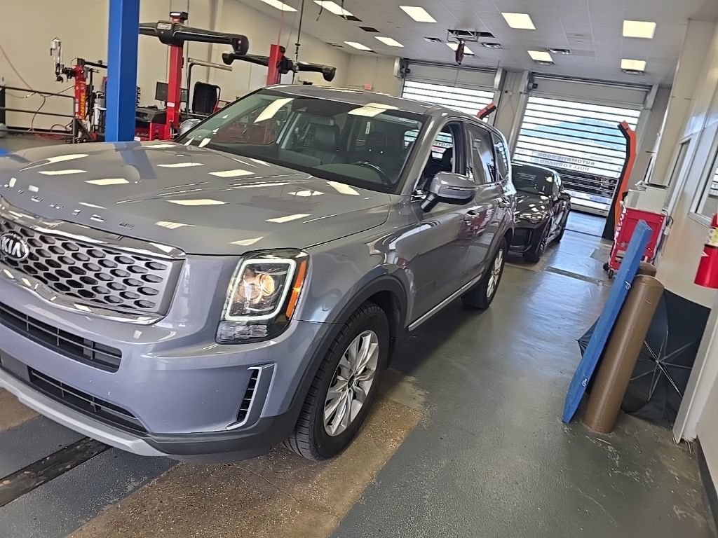 Used 2021 Kia Telluride LX AWD/4WD image 2
