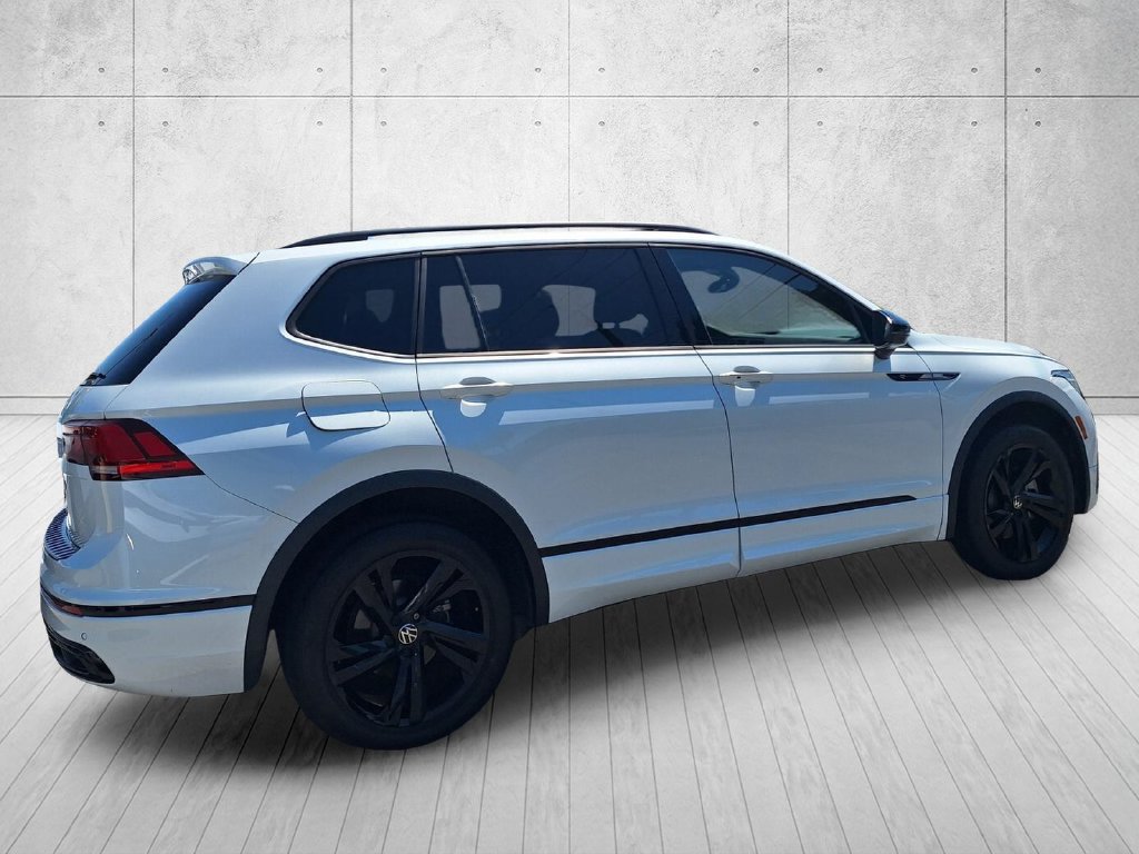 Used 2024 Volkswagen Tiguan SE R-Line FWD image 5