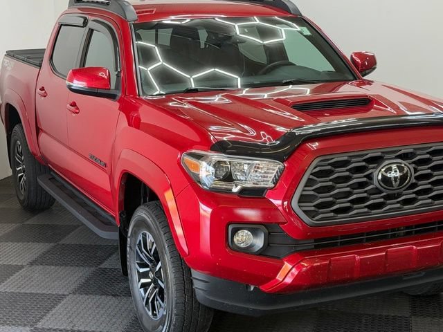 Used 2022 Toyota Tacoma TRD Sport AWD/4WD image 4