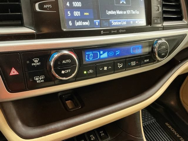 Used 2018 Toyota Highlander XLE AWD/4WD image 23