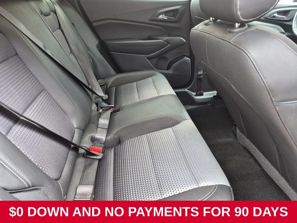 Used 2025 Chevrolet Trax LT w/ LT Convenience Package FWD image 29