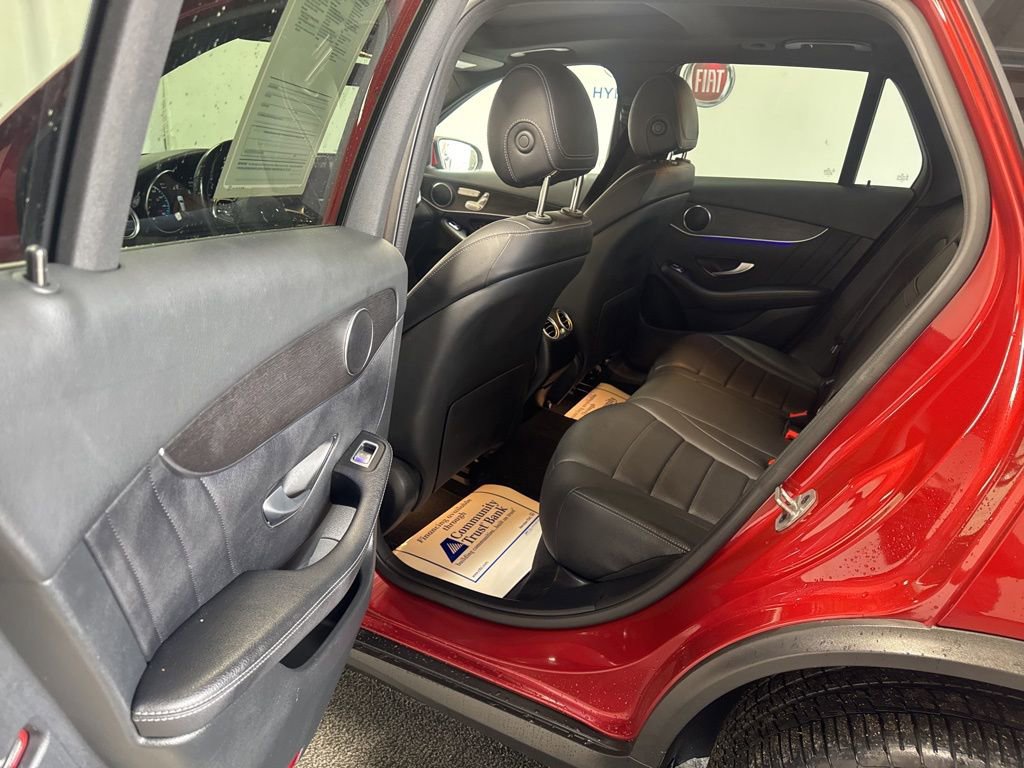 Used 2022 Mercedes-Benz GLC 300 4MATIC w/ AMG Line image 18