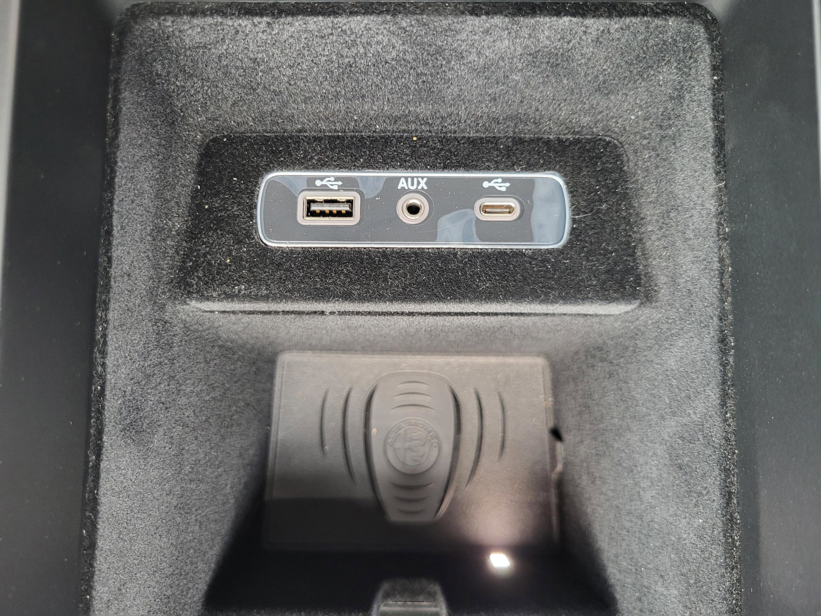 New 2025 Alfa Romeo Stelvio Sprint image 17