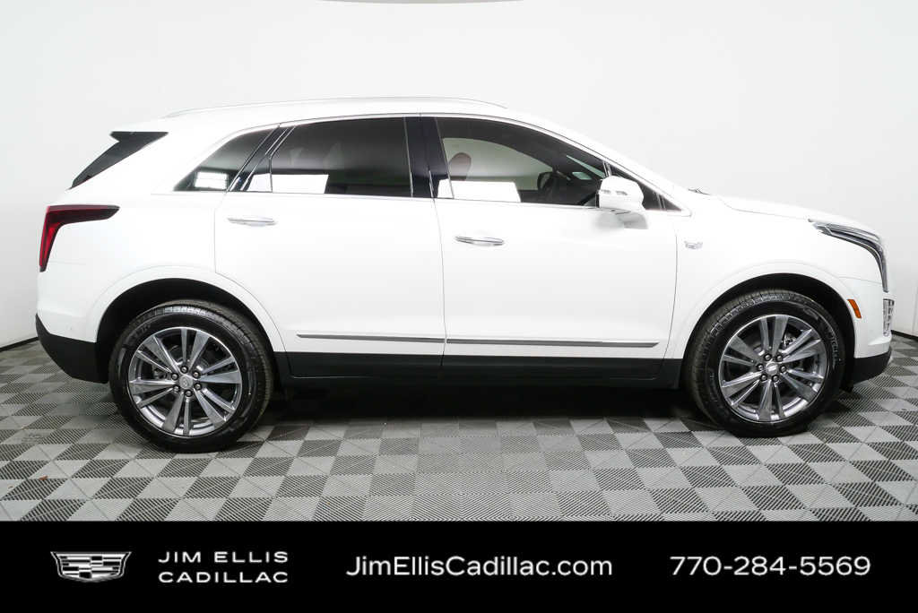 New 2026 Cadillac XT5 Premium Luxury image 2