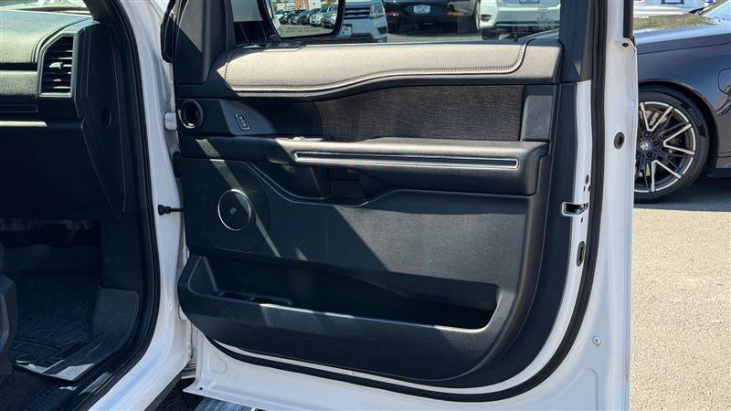 Used 2019 Ford Expedition Limited w/ Special Edition Package AWD/4WD image 20