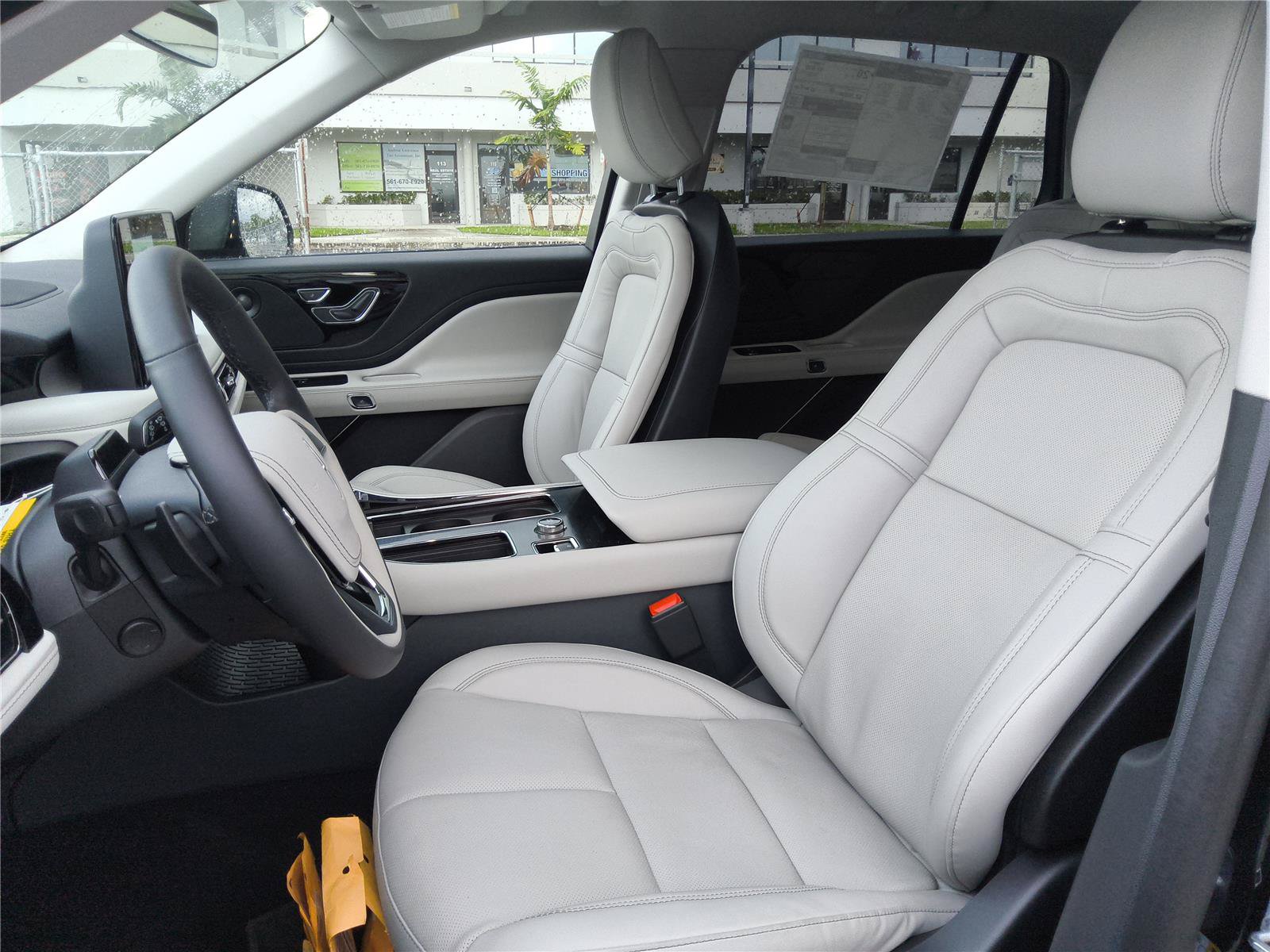 New 2027 Lincoln Aviator Reserve w/ Jet Appearance Package RWD image 13
