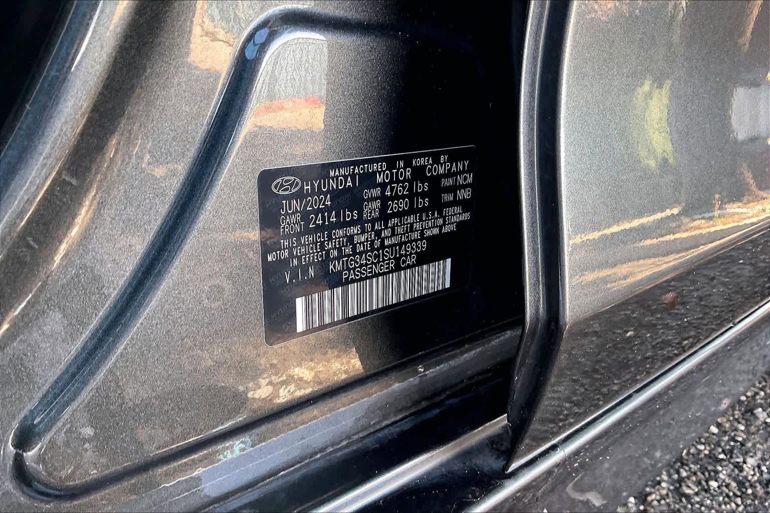 Used 2025 Genesis G70 2.5T RWD image 34