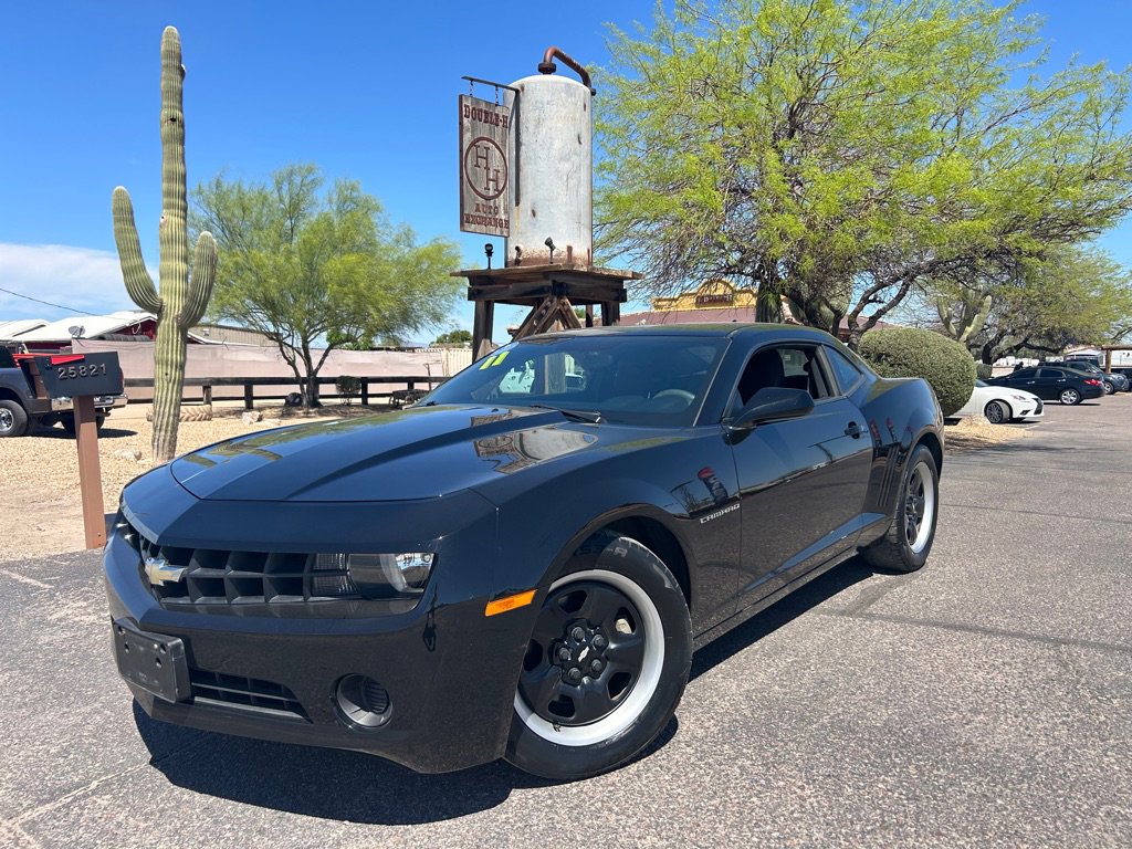 Used 2011 Chevrolet Camaro LS RWD image 1