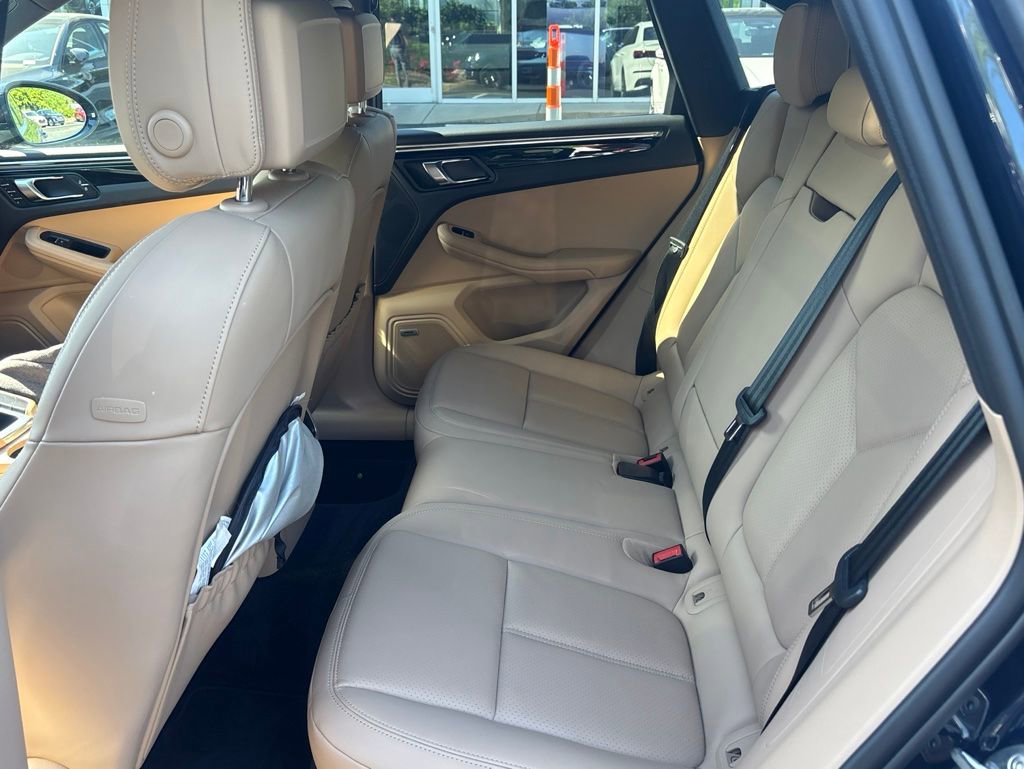 Used 2020 Porsche Macan AWD/4WD image 23