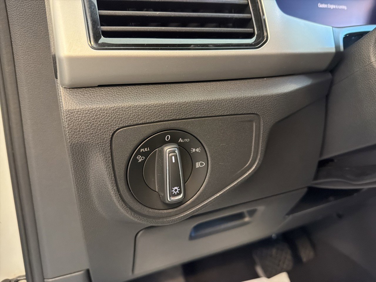 Used 2023 Volkswagen Atlas Cross Sport SE image 35