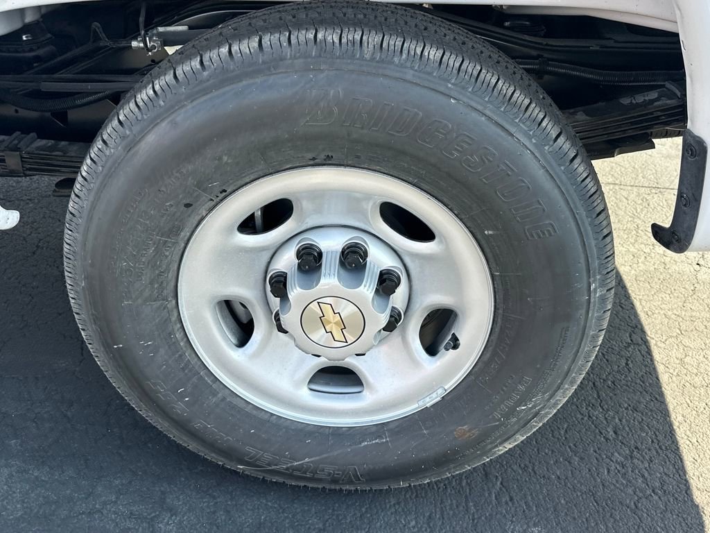 New 2025 Chevrolet Express 3500 Extended w/ Driver Convenience Package image 26