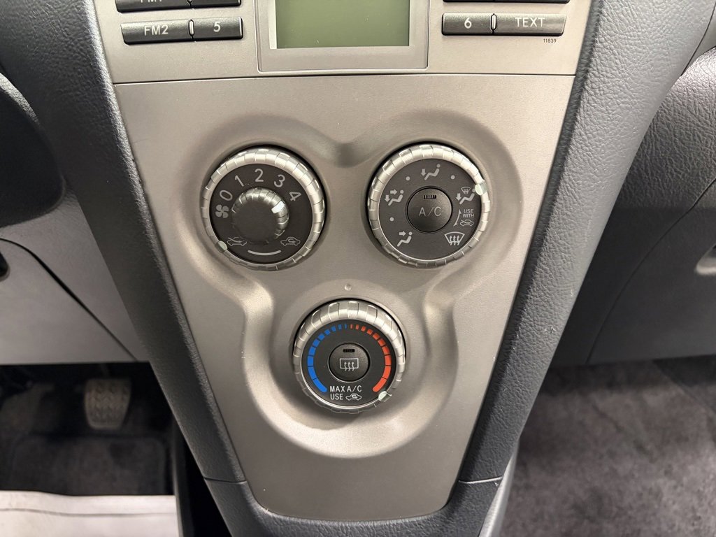 Used 2009 Toyota Yaris Sedan image 12