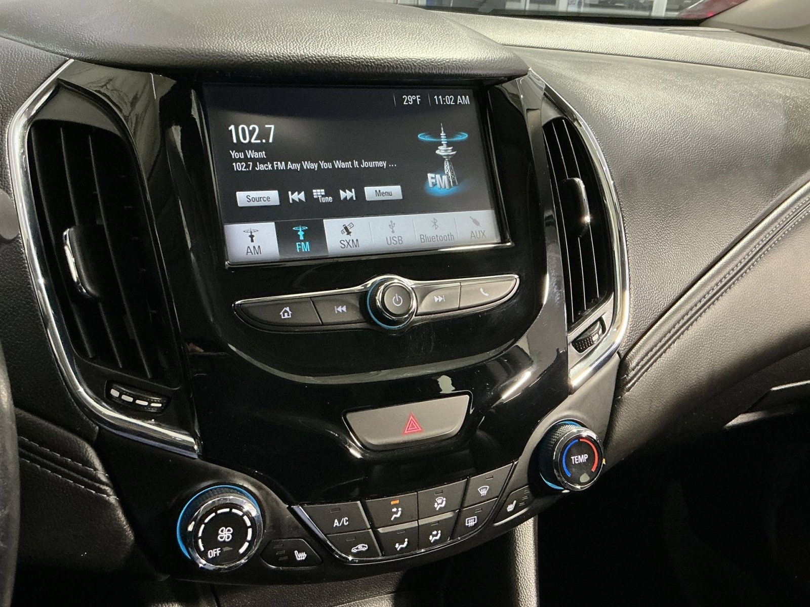 Used 2017 Chevrolet Cruze Premier image 26