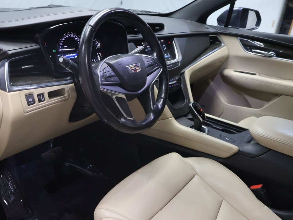 Used 2018 Cadillac XT5 FWD image 17