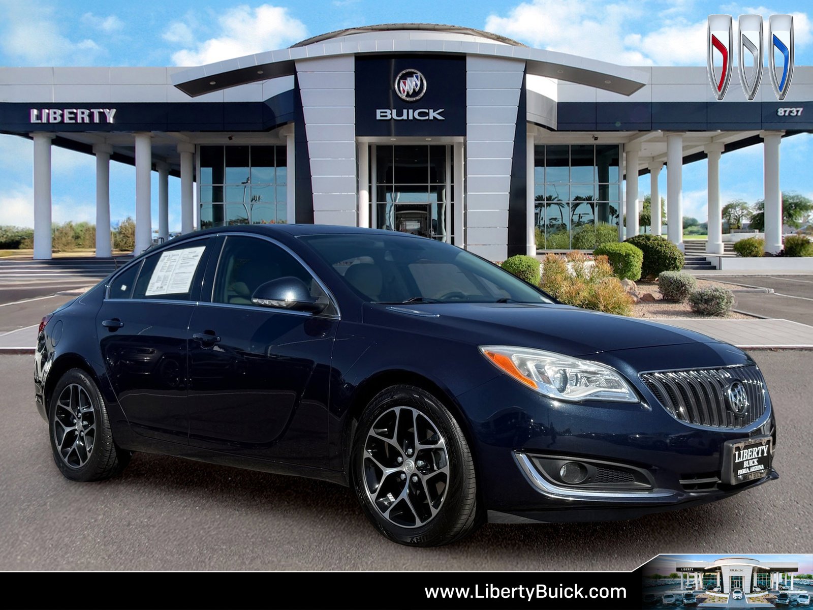 Used 2017 Buick Regal Sport Touring FWD image 1