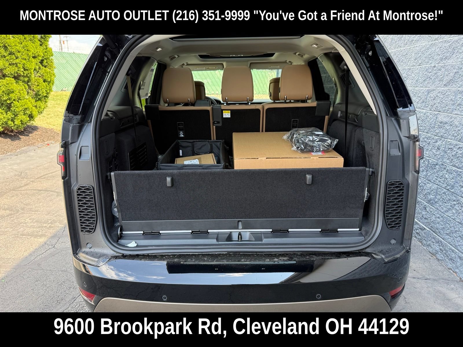 New 2026 Land Rover Discovery Limited Edition AWD/4WD image 52