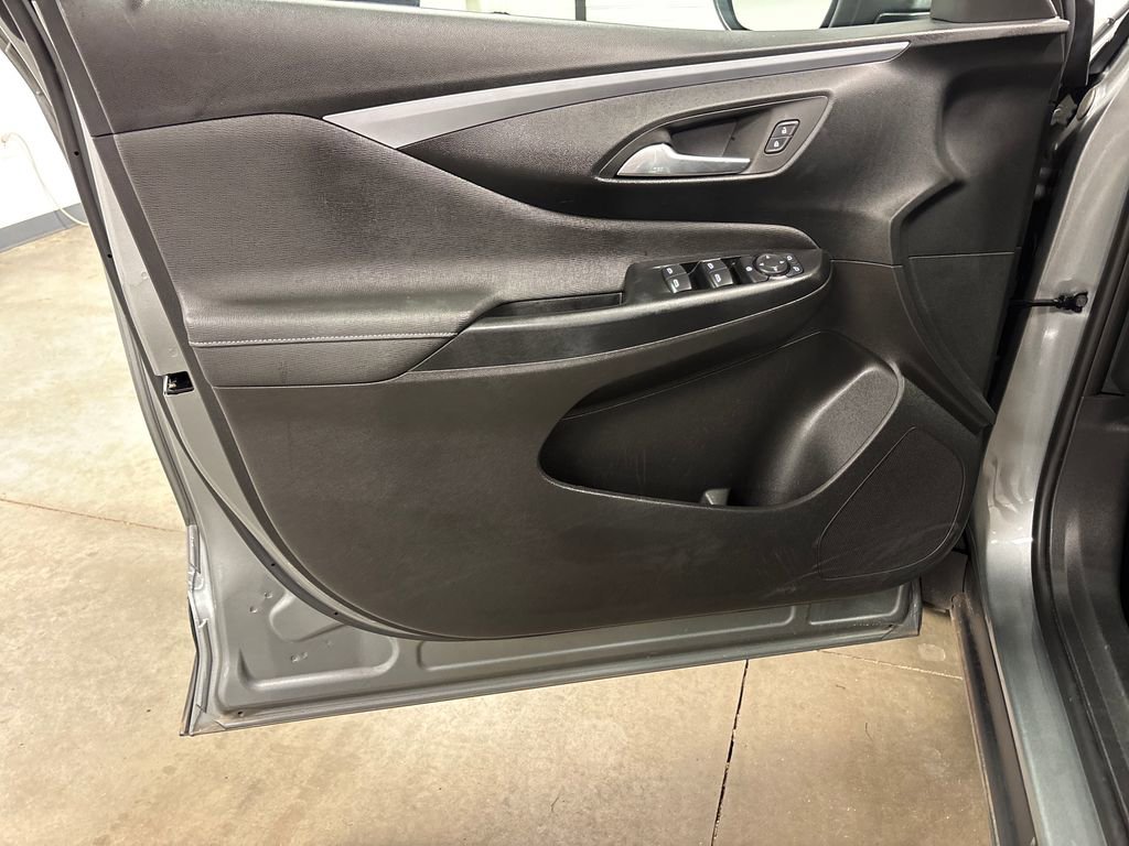 Used 2025 Buick Envista Preferred FWD image 22