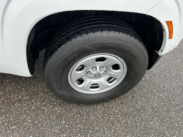 Used 2024 Nissan Frontier S w/ S Utility Package image 33