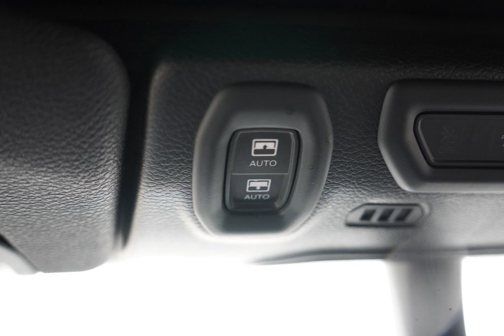 Used 2022 Jeep Wrangler Unlimited Sahara w/ Cold Weather Group AWD/4WD image 33