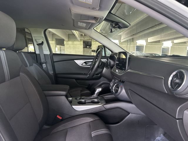 Used 2025 Chevrolet Blazer LT FWD image 30