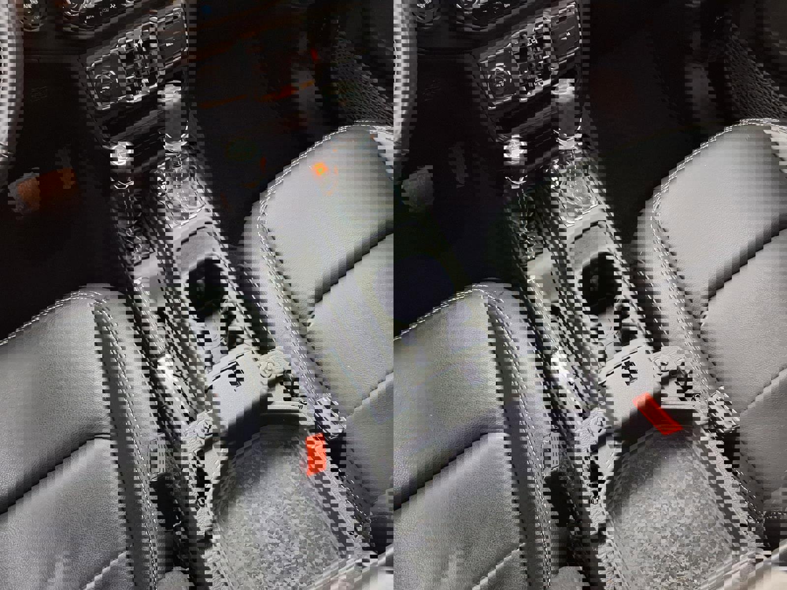 Used 2022 Jeep Wrangler Unlimited Sahara w/ Cold Weather Group image 10