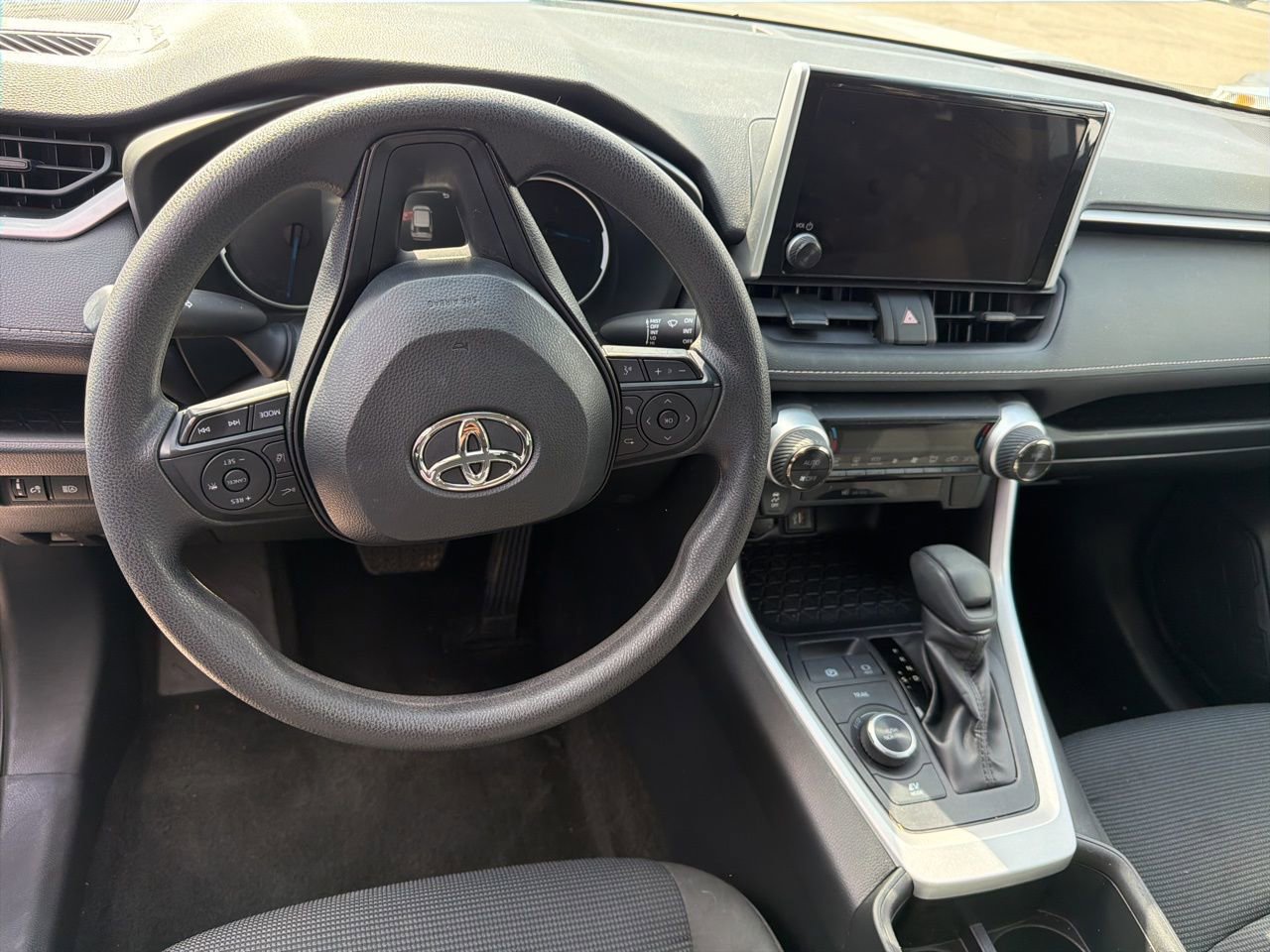 Used 2024 Toyota RAV4 LE image 11