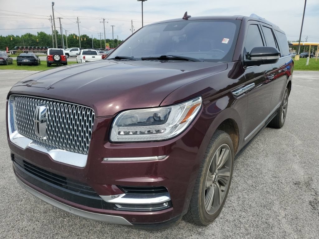 Used 2018 Lincoln Navigator L Reserve w/ Technology Package AWD/4WD image 2
