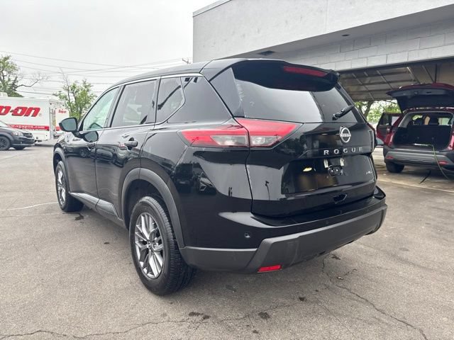 Used 2024 Nissan Rogue S AWD/4WD image 4