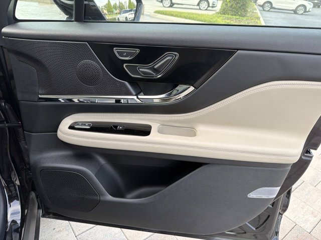 New 2025 Lincoln Corsair Grand Touring w/ Equipment Group 301A AWD/4WD image 17