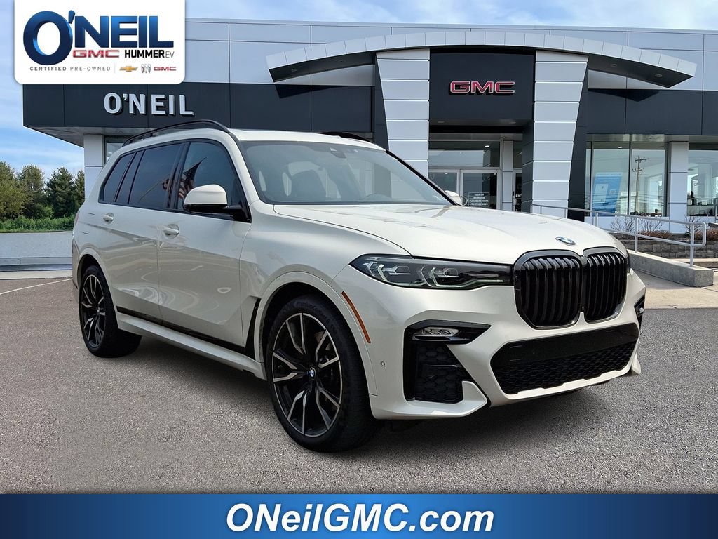 Used 2022 BMW X7 xDrive40i w/ M Sport Package AWD/4WD image 1