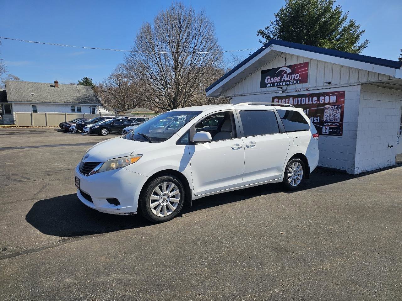 Used 2012 Toyota Sienna LE w/ Towing Pkg image 5