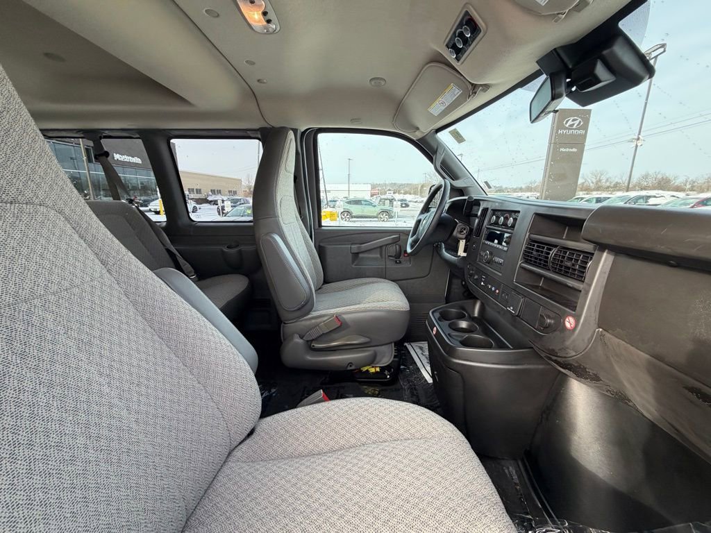 Used 2025 Chevrolet Express 3500 LT w/ LT Preferred Equipment Group image 14