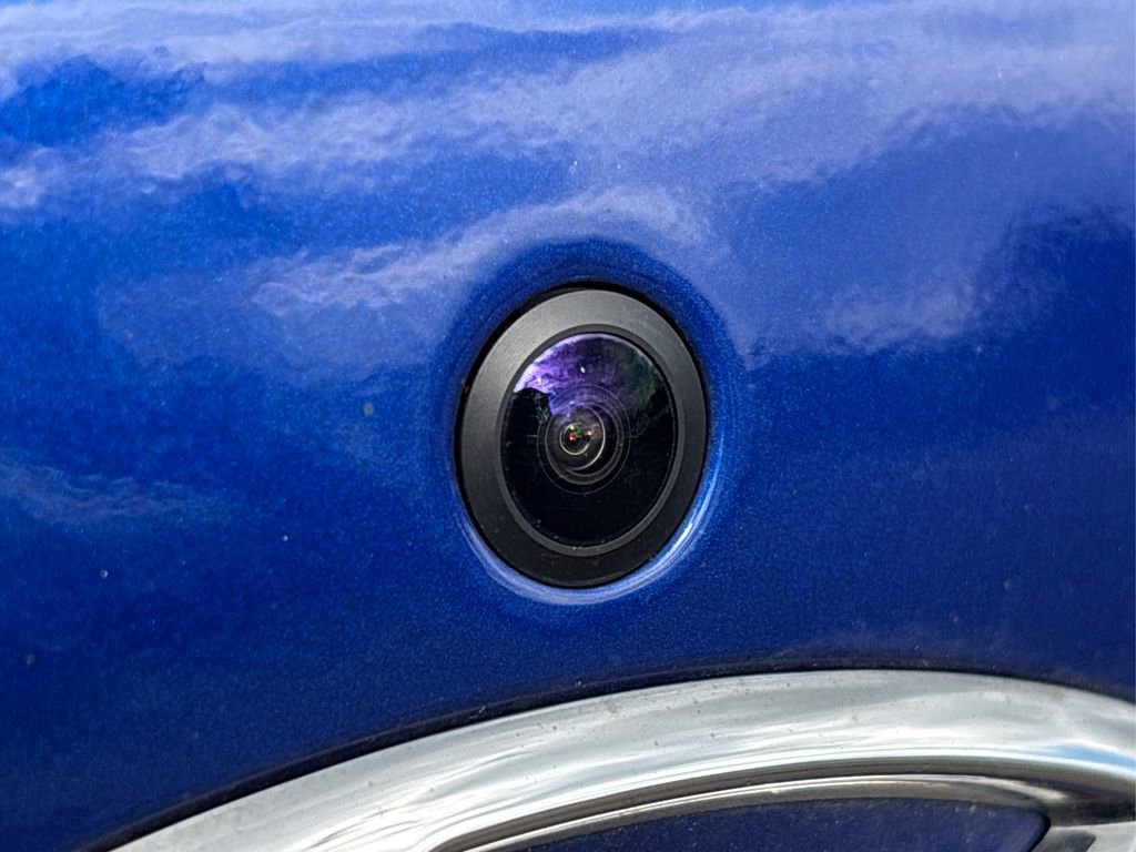 Certified 2023 Hyundai Elantra Limited w/ Preferred Accessory Package image 16