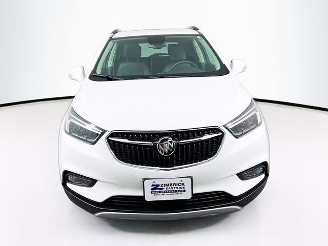 Used 2019 Buick Encore Essence image 2